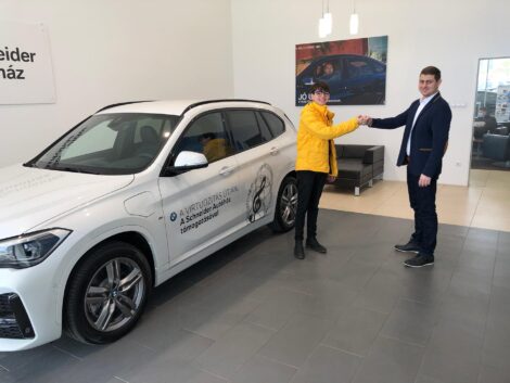 Boros Misi átvette az új BMW X1 Plug-In Hybrid járművét!