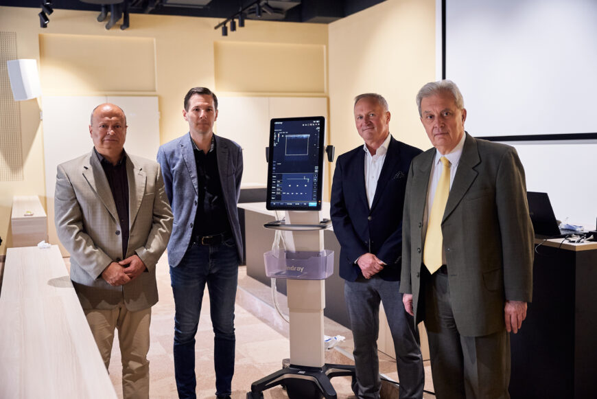 A Schneider Autóház támogatásával modern ultrahangkészülékkel bővült a pécsi gyermekklinika eszközparkja